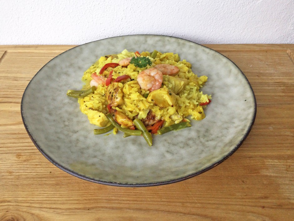 Feuriges Curry mit Pute und Garnelen