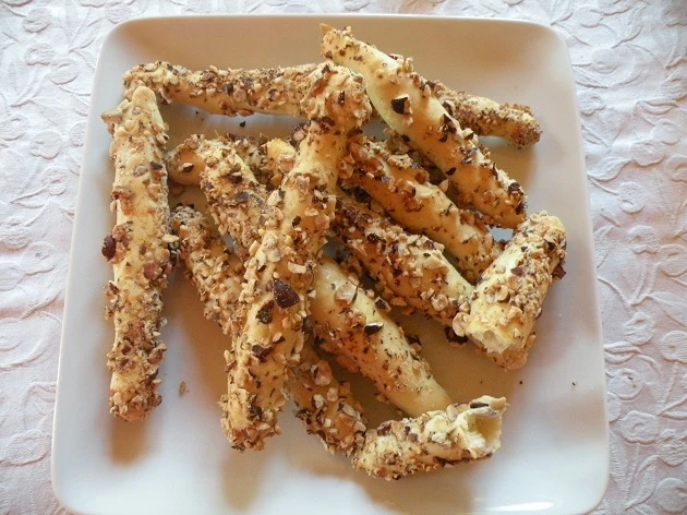 Dinkel-Nuss-Grissini