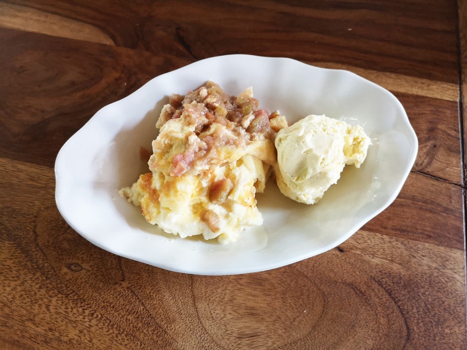 Topfengratin mit Rhabarber