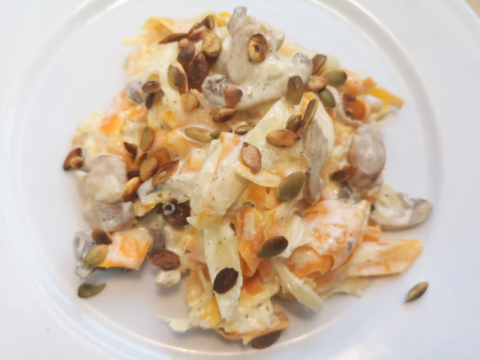 Gemüsenudeln mit Ziegenkäsesauce