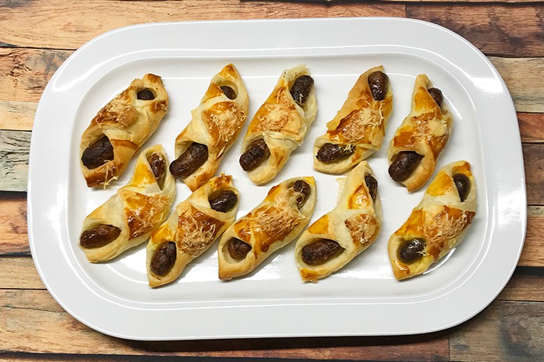 Rostbratwürste im Blätterteig