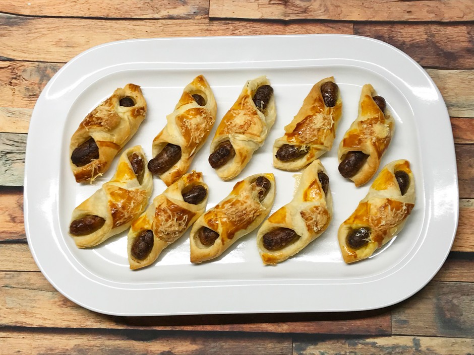 Rostbratwürste im Blätterteig
