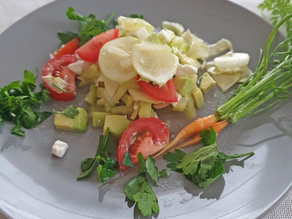 Zucchini-Avocado-Feta-Salat