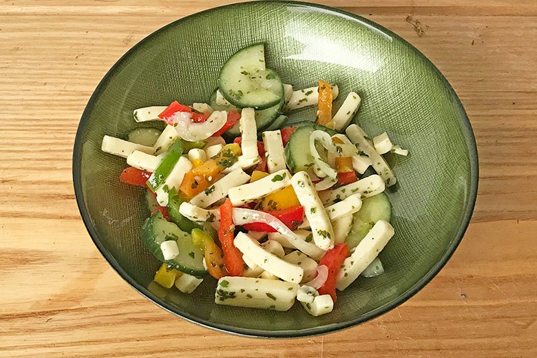 Käsesalat mit Paprika