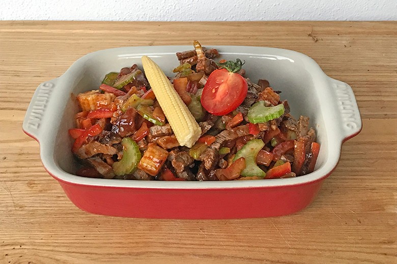 Feuriger Rindfleischsalat