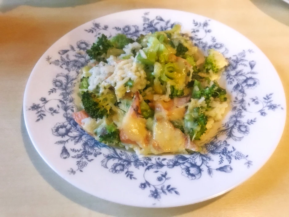 Brokkoli-Reis-Auflauf mit Stremellachs