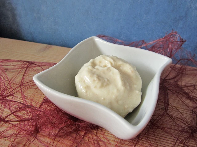 Vegane Mayonnaise auf Sojamilchbasis