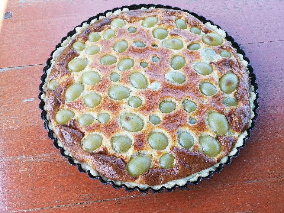 Camembert-Quiche mit Trauben
