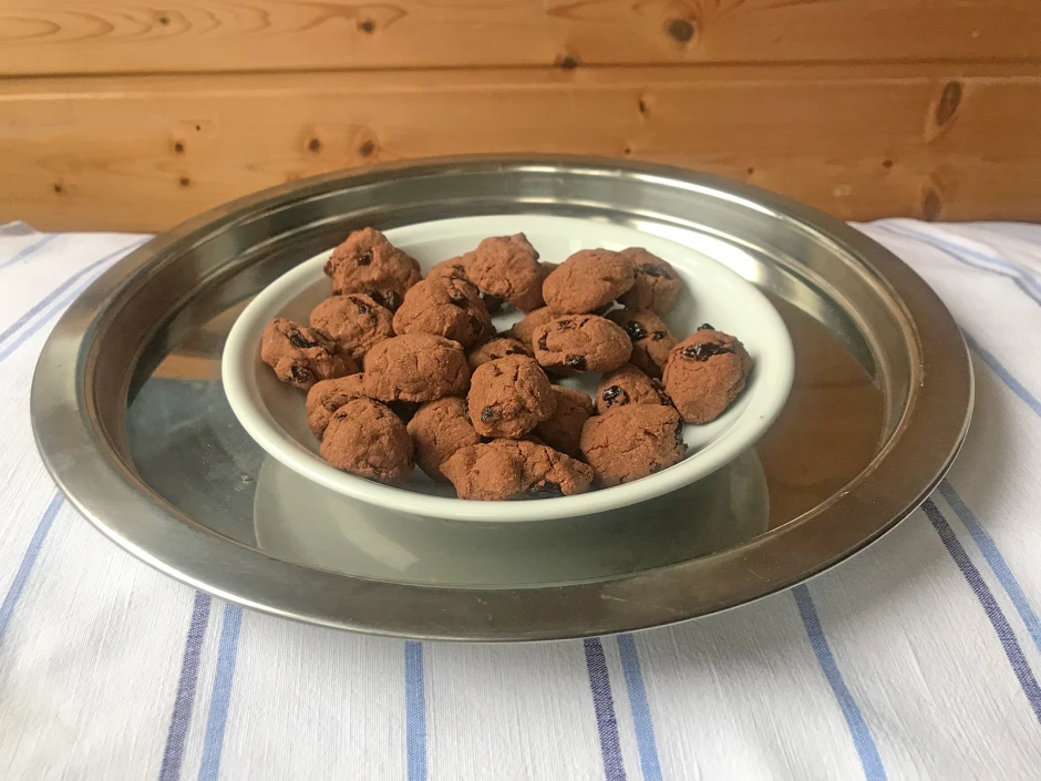 Schokokekse mit Chili und getrockneten Sauerkirschen
