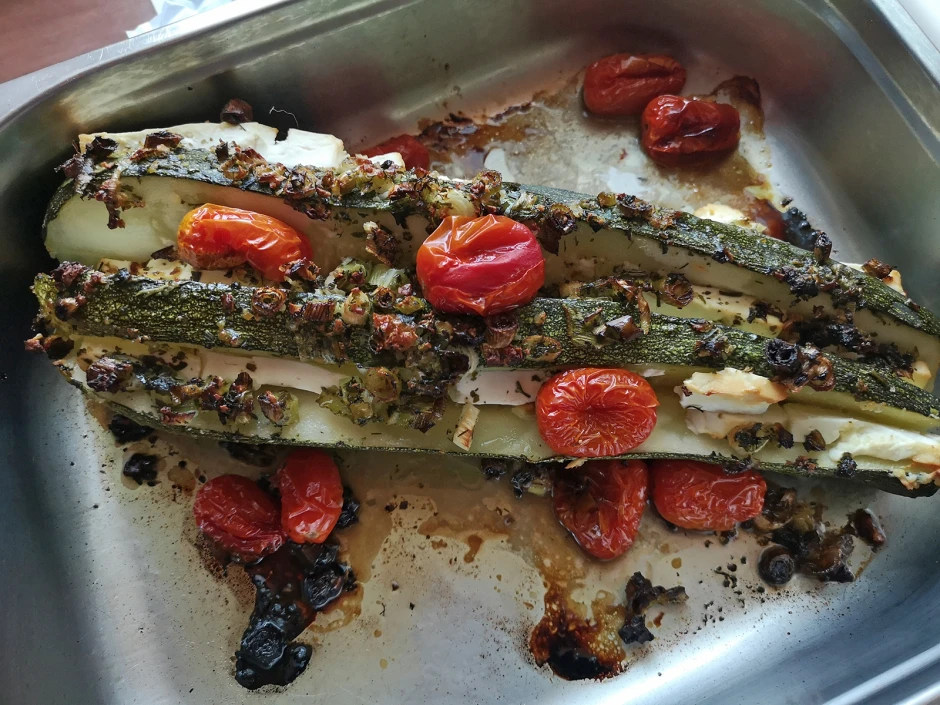 Gef&uuml;llte Zucchini mit Feta