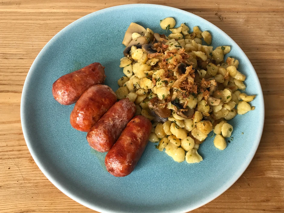 Salsicchia mit Champignons-Sp&auml;tzle