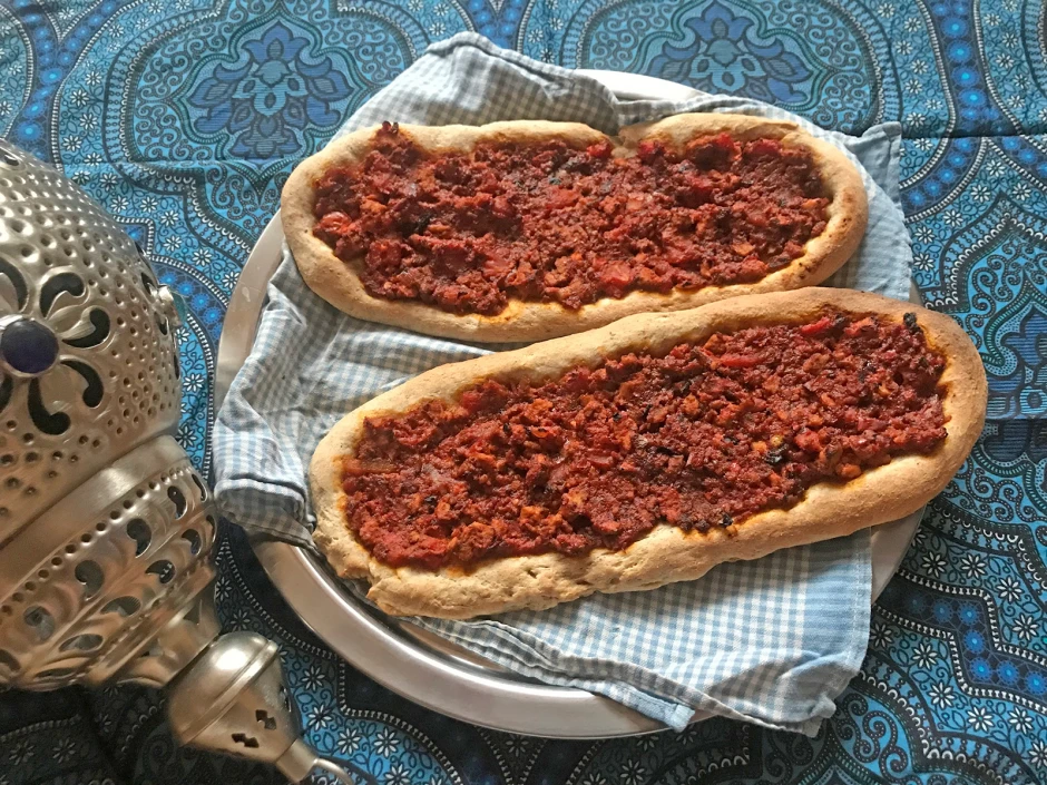 Vegane Teigfladen nach Art der t&uuml;rkischen Pizza