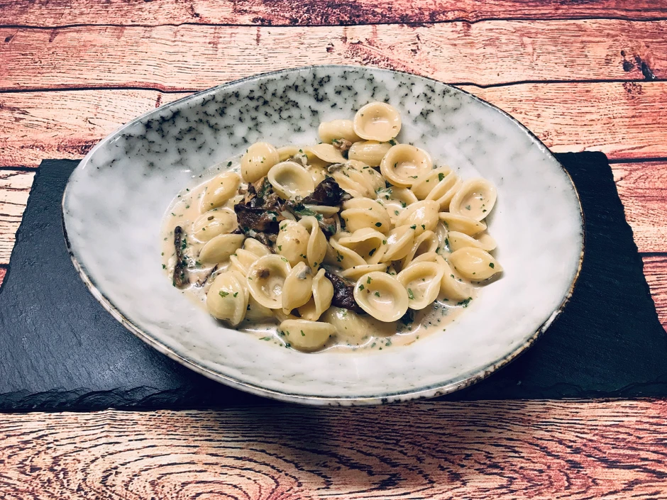 Orecchiette mit Gorgonzola-Steinpilz-So&szlig;e