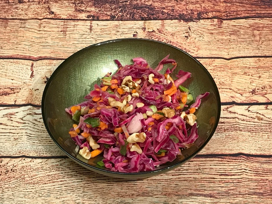 Rotkrautsalat mit Waln&uuml;ssen