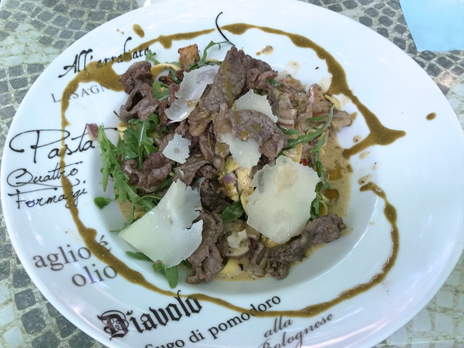 Tagliatelle mit Rind- und Schwammerlsoße