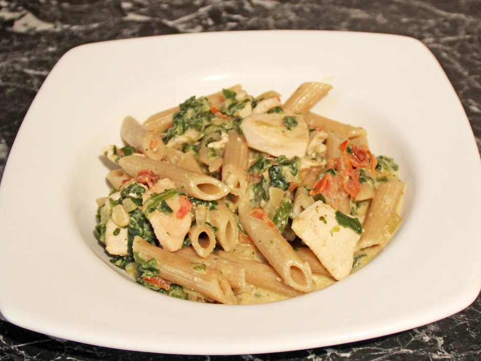 Fusilli mit Spinatsosse und Putenfleisch