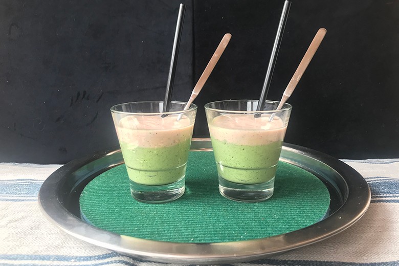 Kräutersmoothie mit Haube