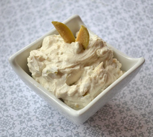 Aufstrich mit Meerrettich und Oliven