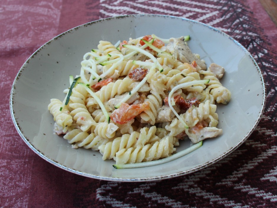 Zucchininudeln mit Putenfleisch