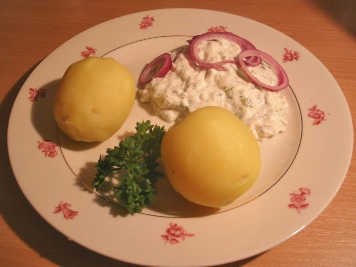 Pellkartoffeln und Topfen