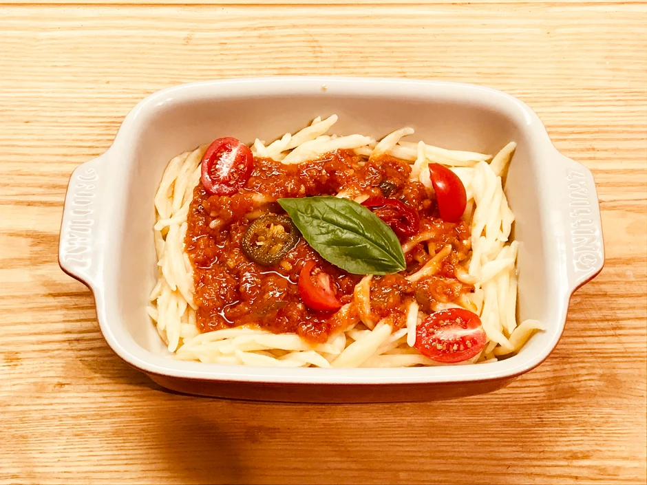 Trofie-Nudeln in Jalapenoso&szlig;e