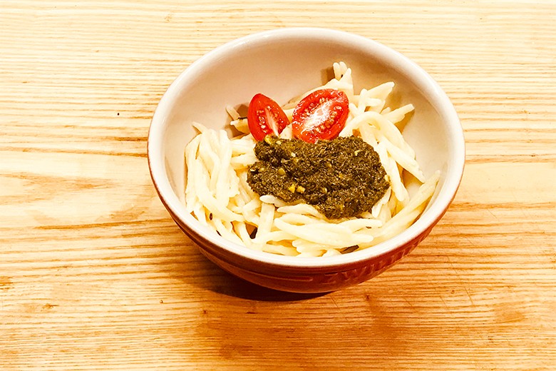 Trofie-Nudeln in Pistazien-Minze-Pesto