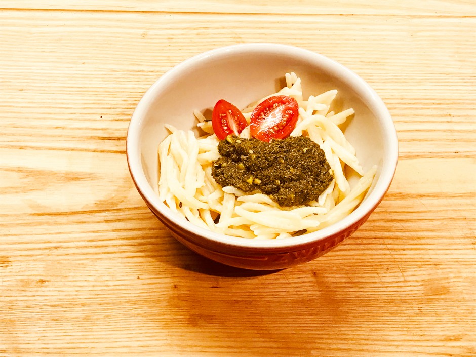 Trofie-Nudeln in Pistazien-Minze-Pesto