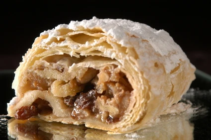 Alt-Wiener Weintraubenstrudel