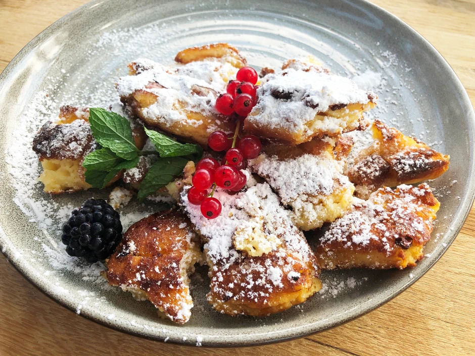 Rahmschmarren mit Beeren