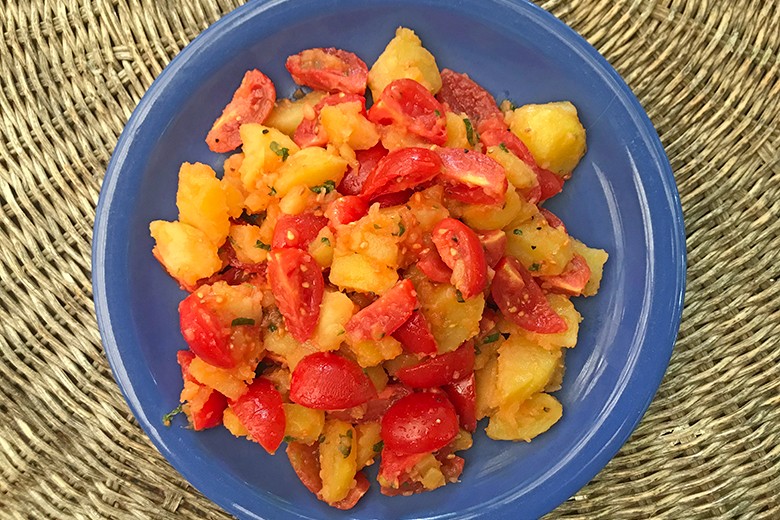 Warmer Kartoffel-Tomaten-Salat