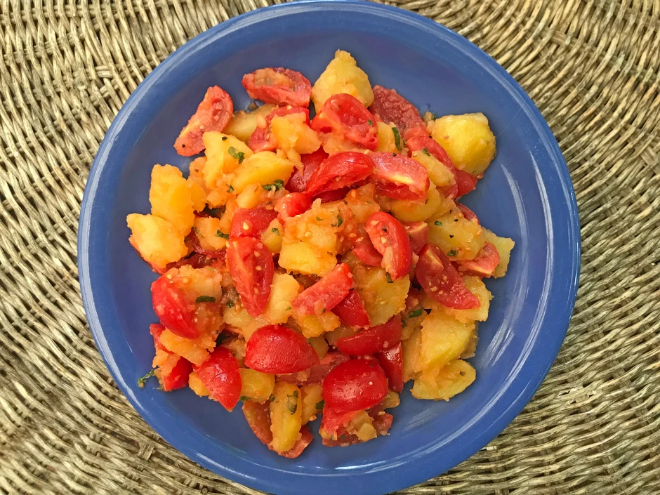 Warmer Kartoffel-Tomaten-Salat