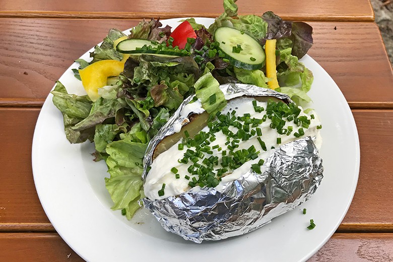 Erdäpfel mit Sauerrahm