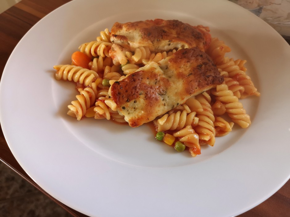 Halloumi-Nudelauflauf