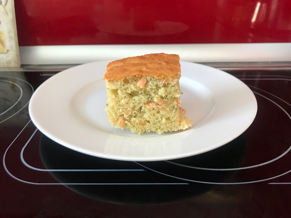 Pikanter Kuchen mit Räucherlachs und Dill