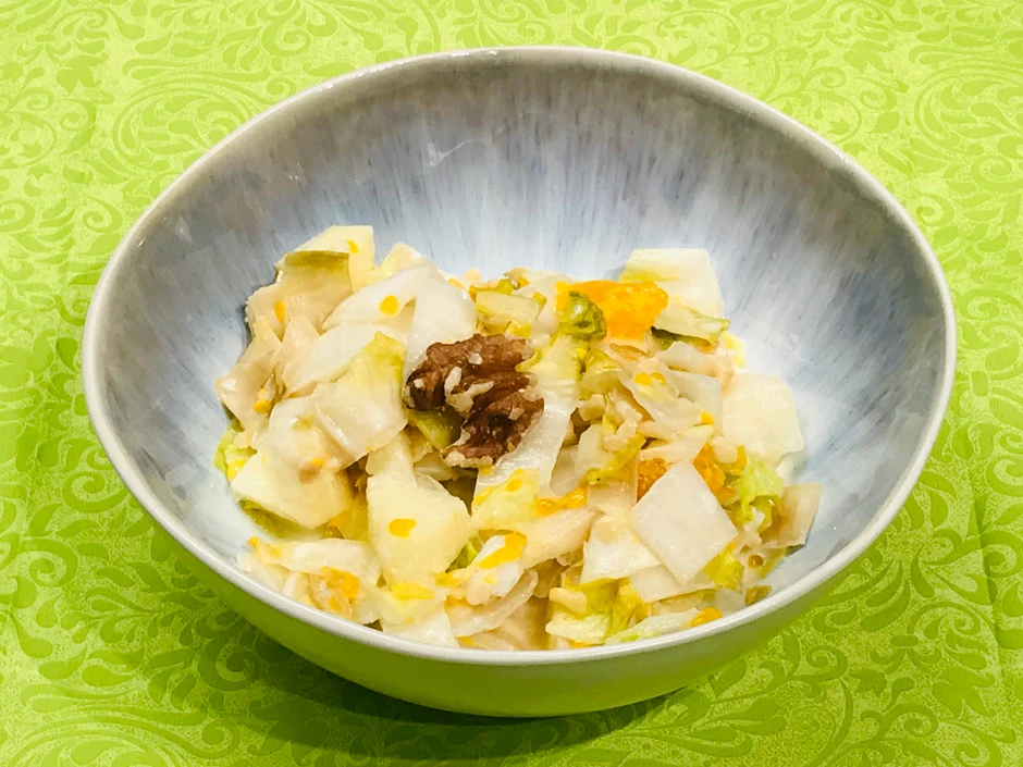 Chicoree-Salat mit N&uuml;ssen