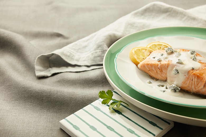 Blanchierter Lachs mit Gorgonzola GU