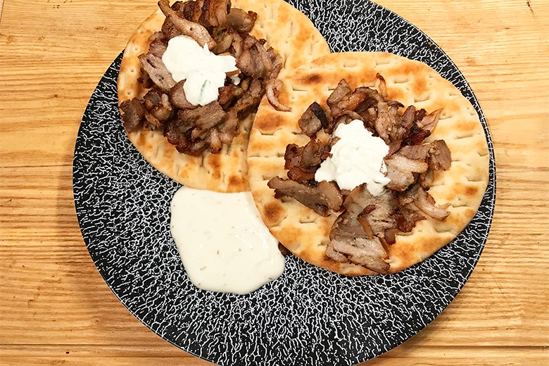 Pfannengyros auf Pitabrot