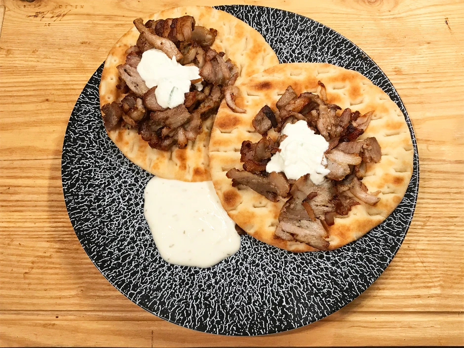 Pfannengyros auf Pitabrot