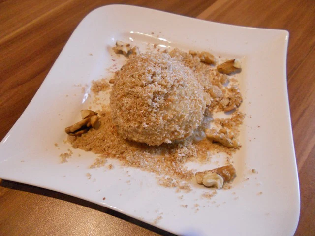 Nusskn&ouml;del mit Marillen