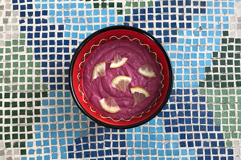Rote Avocadocreme