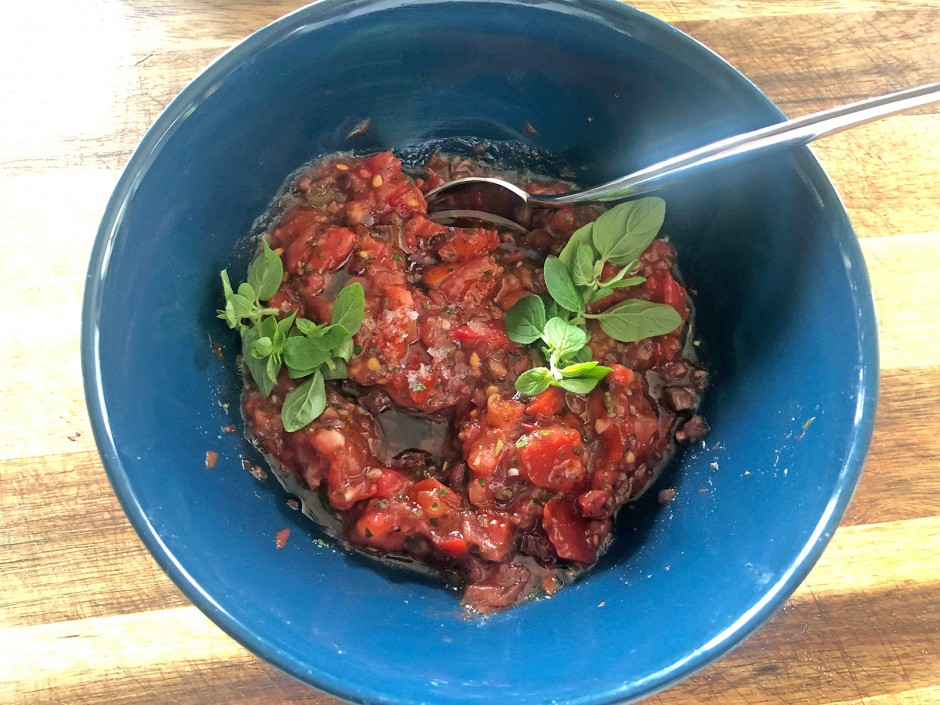 Paradeiser-Oliven-Salsa