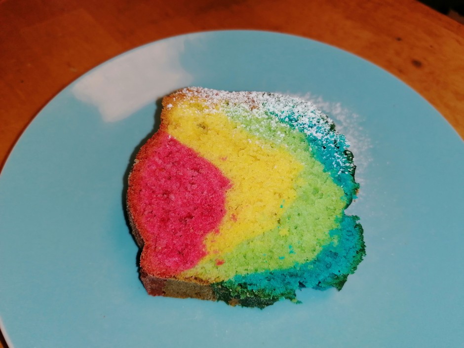 Regenbogen Gugelhupf