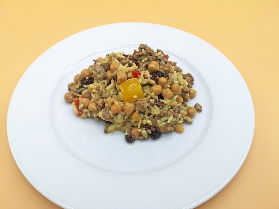 Faschierte-Reis-Pfanne mit Rosinen