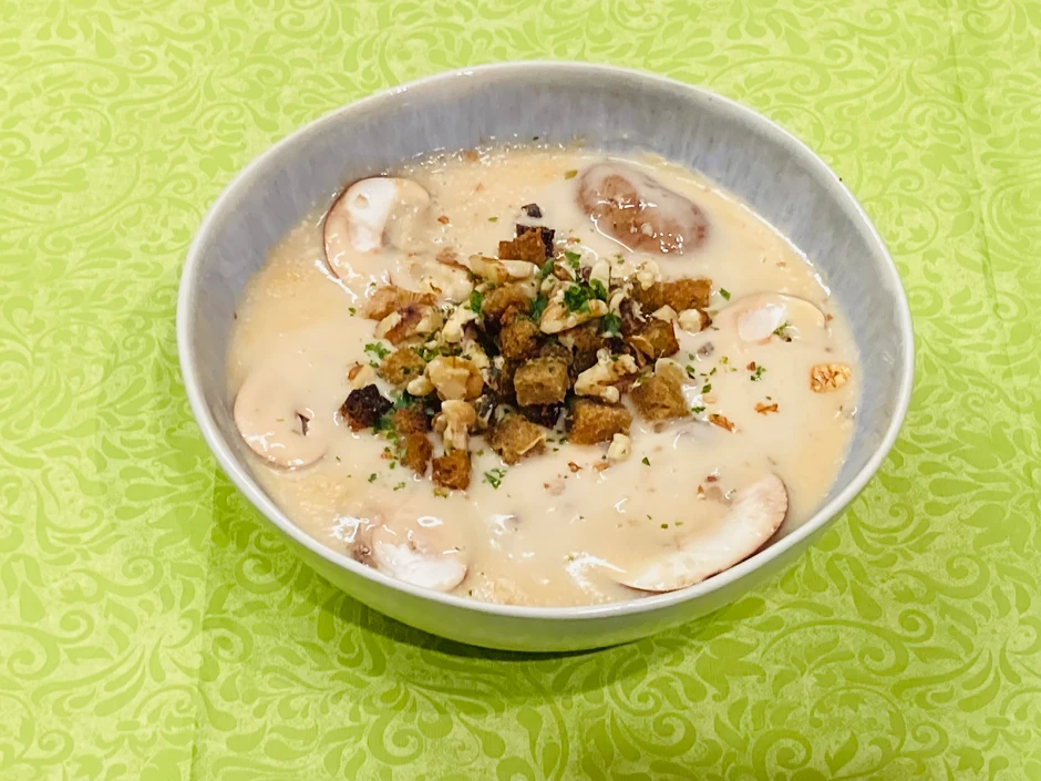 Eierschwammerl-Champignon-Cremesuppe