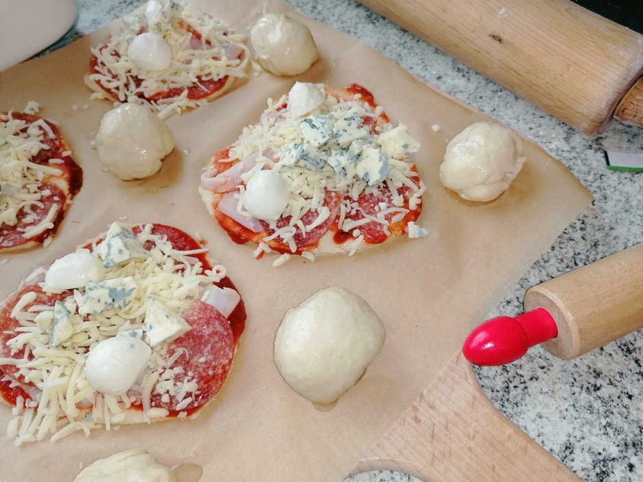 Pizza Herzen und Bällchen