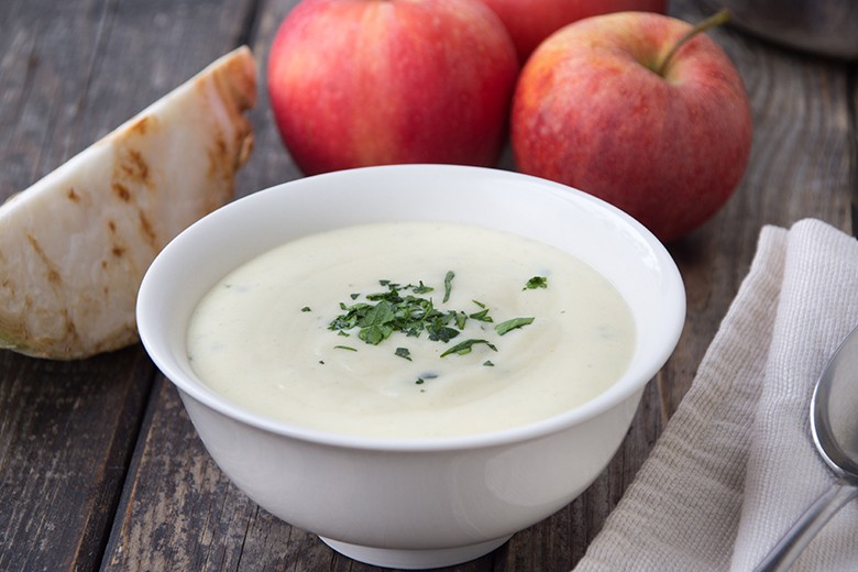 Schnelle Apfel-Selleriesuppe
