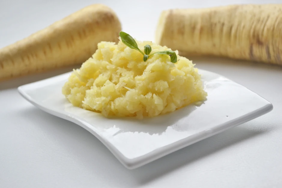 Pastinakengem&uuml;se