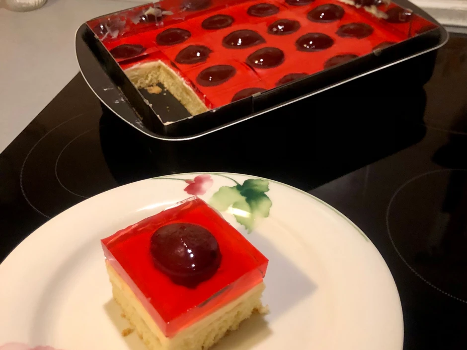 Zwetschkenkuchen mit Gelee