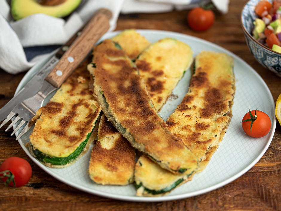 Zucchinischnitzel mit Salsa