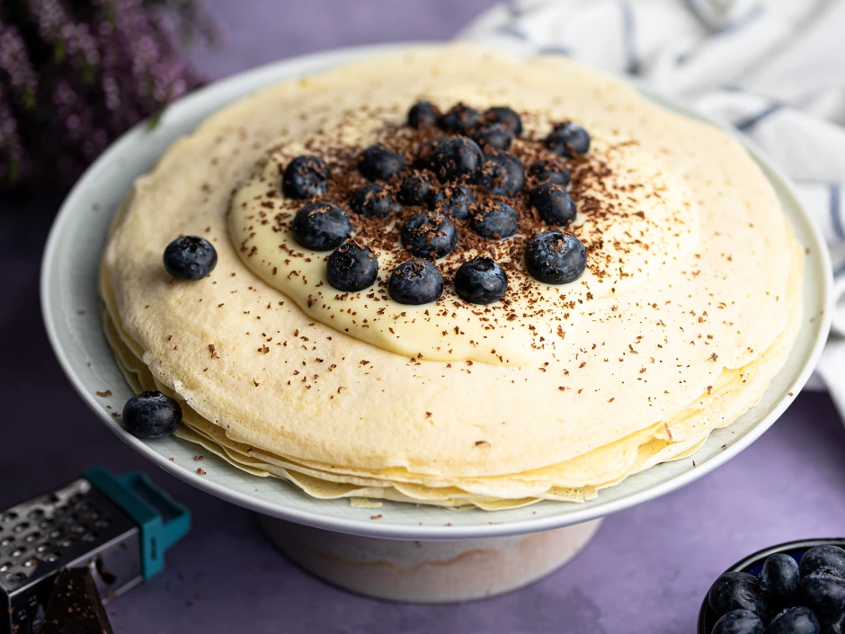 Palatschinken Torte mit Vanillecreme